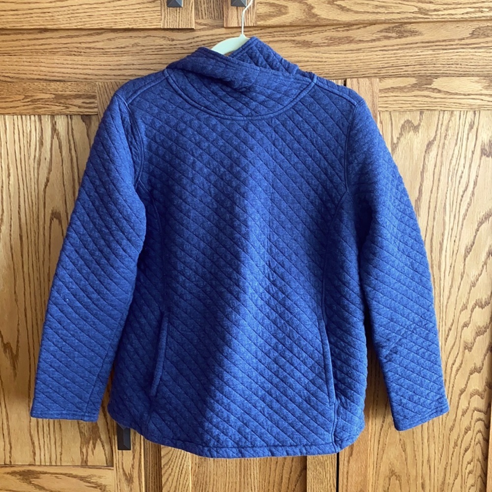 Quilted hooded sweatshirt